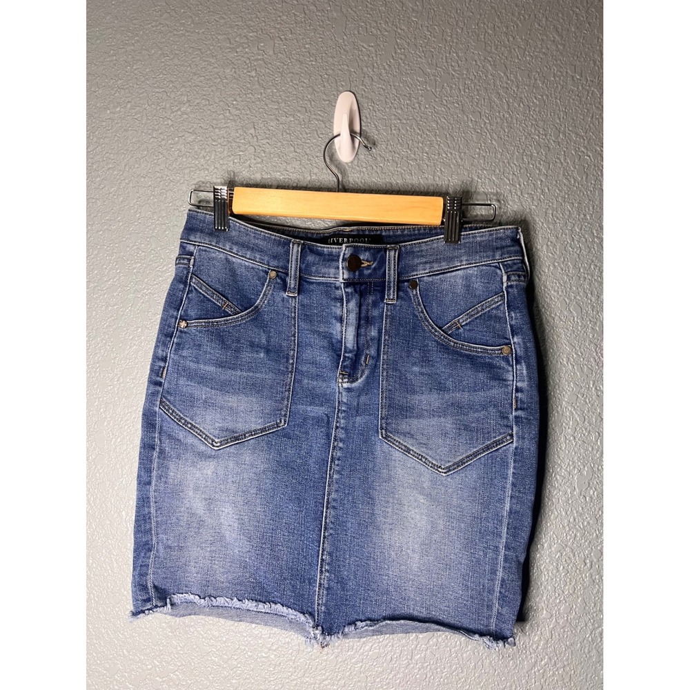 Liverpool Los Angeles Denim Mini Skirt Medium Wash Raw Hem Size 2/26